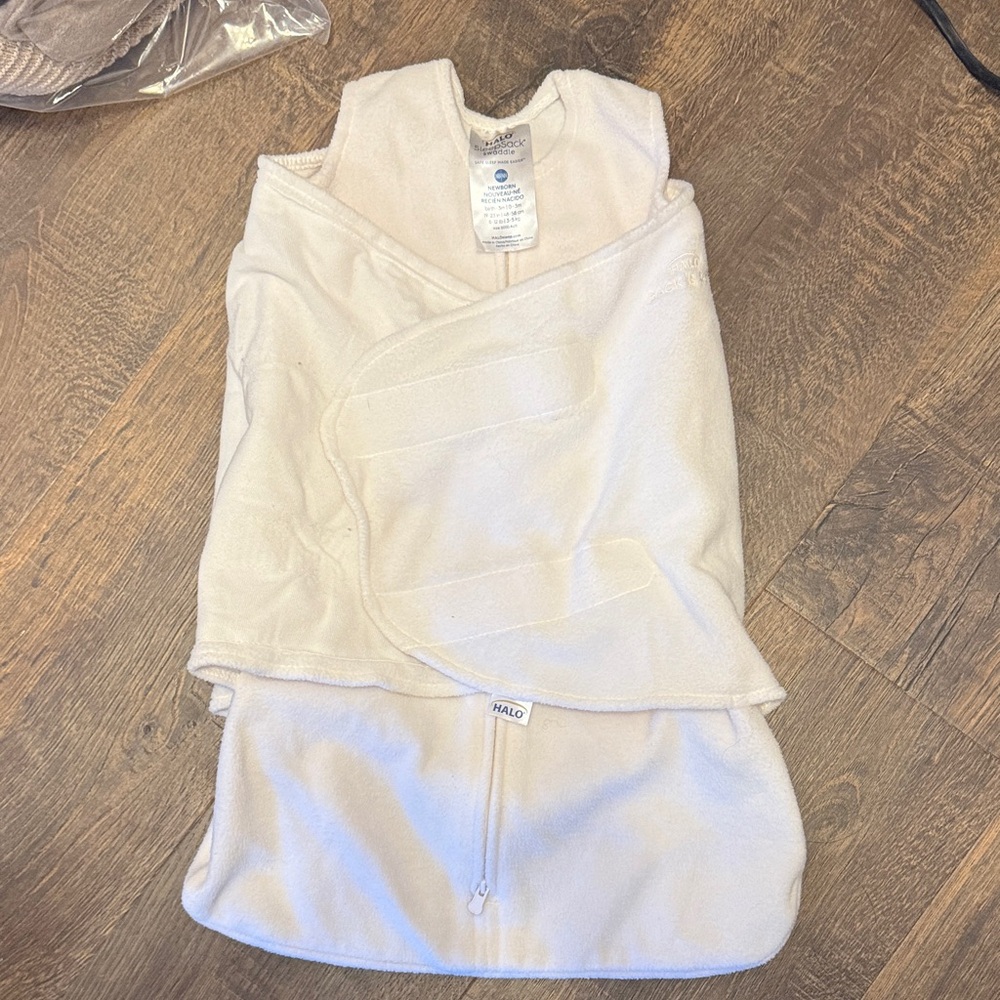 Halo Cream Swaddle with Zipper 0-3 months